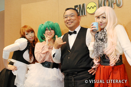 さかおり祭り「新年餅つき大会」　萌きゅんエンジェル　メイド喫茶